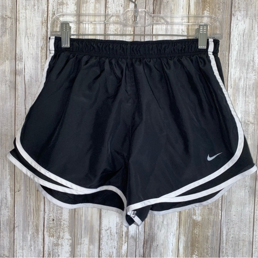 Nike Black & White Tempo Shorts - Picture 2 of 4